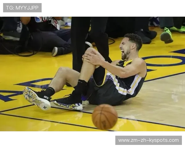 太烂了！汤普森发飙！4冠神射手断崖式下滑，汤普森带伤出战